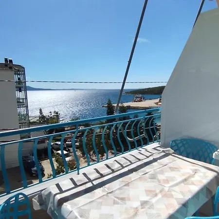 Sea-view By Shelly