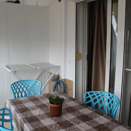 Appartement Sea-view By Shelly Sarandë
