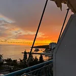 Sea-view By Shelly *